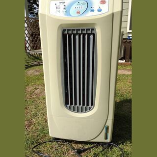 冷風扇　氷を入れて涼しい風を出せます。