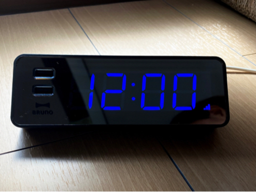 デジタル卓上ミラー時計 電波時計 アラーム USB充電 LED