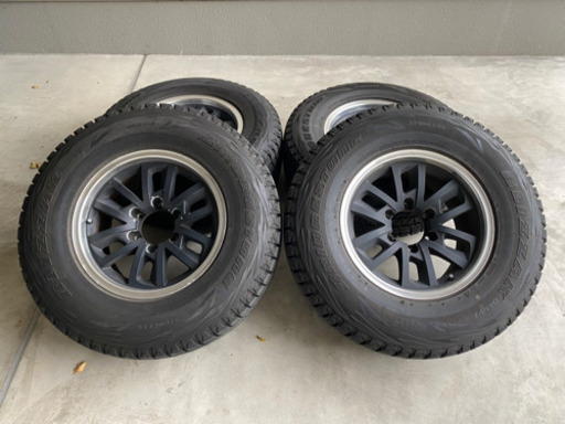 スタッドレスタイヤ　265/70/R16 ブリジストン