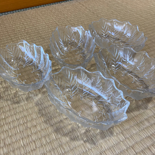 ガラス　ボウル　楕円　葉っぱ柄　５個組