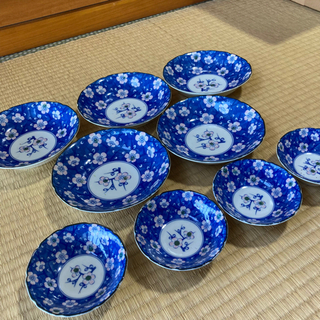 和皿　深皿と小皿のセット　青　梅柄　5枚と4枚