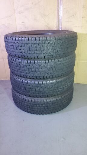 ◆◆SOLD OUT！◆◆工賃込み☆軽トラやバン用12インチスタッドレス(バン規格145R12 6PR LT)ブリヂストン