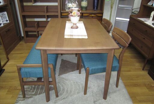 R324 NITORI ダイニング4点セット、2脚椅子、一個ベンチ付、幅120cm 美品