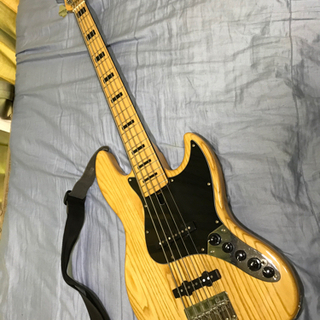 Sire V7 Vintage 5ST 専用ケースと新品5弦セット