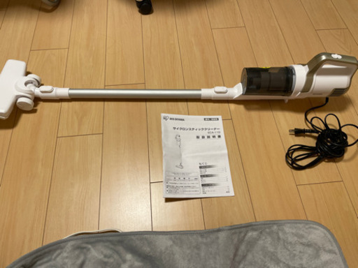 掃除機　アイリスオーヤマ　サイクロンスティッククリーナー　SCA-110