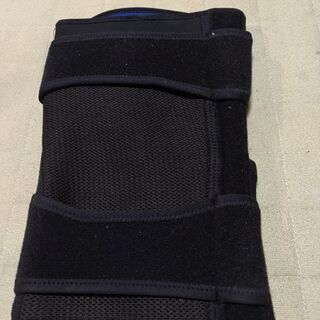 膝用サポーター　ＺＡＭＳＴ製　無料の画像