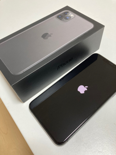 iPhone11 pro max　256GB SIMフリー美品　売ります。