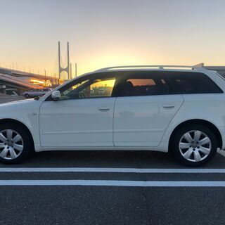 アウディ A4アバント 2.0 事故歴なし 実走行万キロ7.9万キロ 車検令和4年7月6日 本革 シートヒーター の画像