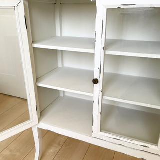 キャビネット棚　シャビーシック風　アンティーク風の画像