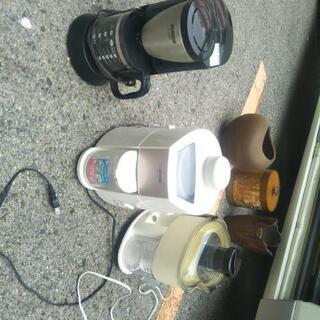 コーヒーメーカー、ジューサー2個　無料