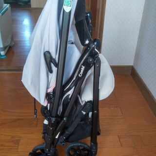 ベビーカー（コンビ）