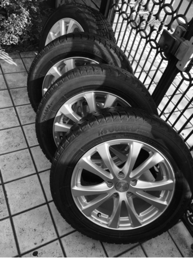 中古 スタッドレスタイヤ付きホイール（215/60/17 7J17）