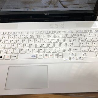 特Ａランク美品キーボード新品・Ｗｅｂカメラ内蔵💗高速ｉ５第七世代/爆速ＳＳＤ２４０ＧＢ/メモリ４ＧＢ💗人気のエクストラホワイト/Ｗｉｎ１０/Office2019付/15.6ｲﾝﾁ/無線ＬＡＮ/ＤＶＤ・ＣＤ再生ソフト付　No.2010004の画像