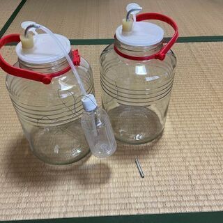 再値下げしました　手作りビール道具　８L梅ビン2個　２２Lタンク　プラグ、エアーロックあり　手渡し希望の画像