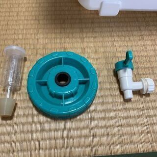 再値下げしました　手作りビール道具　８L梅ビン2個　２２Lタンク　プラグ、エアーロックあり　手渡し希望の画像