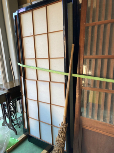 売れました^ ^美品！雪見障子　4枚セット　襖もおまけにお付けできます。
