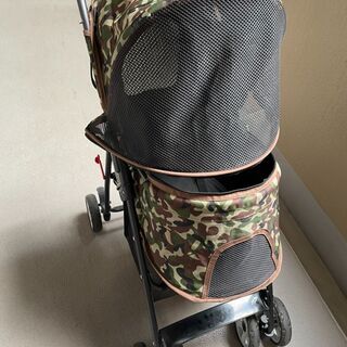 迷彩柄のペットカート（中古）