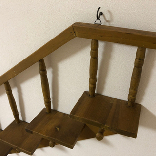 壁掛け飾り棚の画像