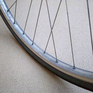 自転車用LEDライト、ハブダイナモ、タイヤセットの画像