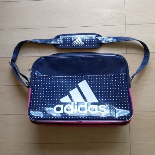 アディダス　adidas　エナメルスポーツバッグ　ネイビー　紺