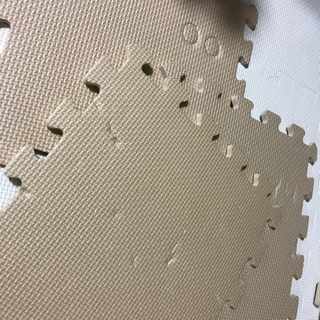 【売却済　ニトリ　30×30cmサイズ Nパズルマット55枚＋おまけ付　ジョイントマットの画像