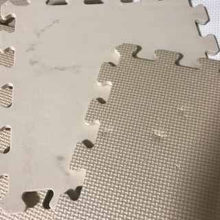 【売却済　ニトリ　30×30cmサイズ Nパズルマット55枚＋おまけ付　ジョイントマットの画像