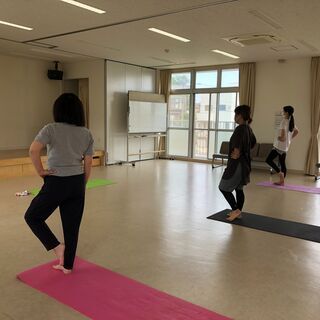 初心者さん大歓迎！肩こりや疲れをリフレッシュ【やさしいヨガ】