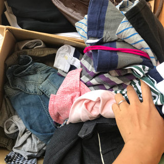 ミドルブランド洋服大量　本日12:30までの引き取り限定　1枚100円　バッグ500円の画像