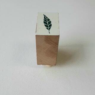 スリムな葉っぱのスタンプの画像
