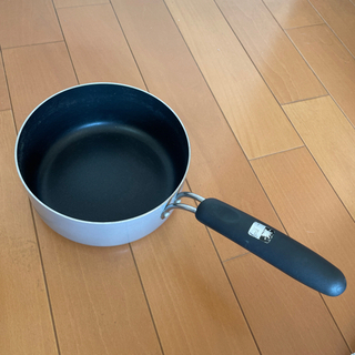 最終値下げ！中古>> テフロン加工片手鍋