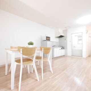 IKEA　ダイニングテーブル5点セット　ダイニングチェア×４点　...