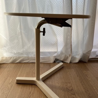 IKEA サイドテーブル　コーナーテーブルの画像