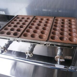 ☆中古品 業務用 タコ焼き器 LPガス（プロパン） 3連 銅板 穴直径4.5mm 54穴 たこ焼き器 動作問題なし☆