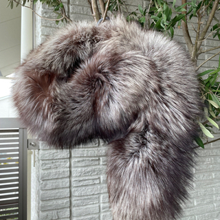 成人式　ほぼ未使用　ただ今値下げ　送料無料 シルバーFOX マフラー SAGA フォックス ストール　着物の画像