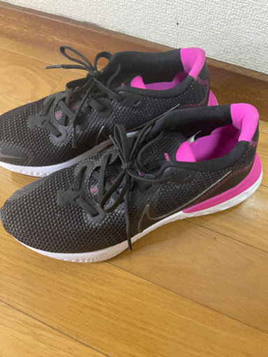 その他 Nike Sneaker