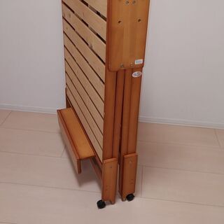 折り畳みベッドの画像