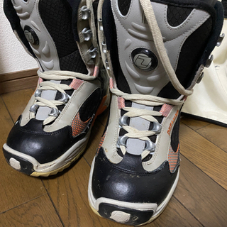DEE LUXE ディーラックス スノーボード ブーツ スノボブーツの画像