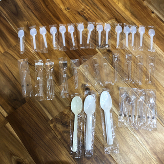 プラスチックのスプーン34本
