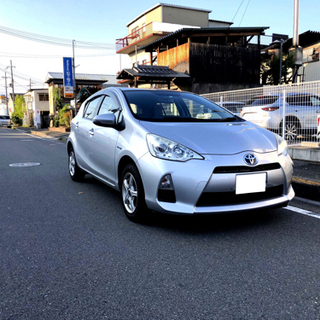 平成25年 トヨタ アクア ハイブリッド 車検4年8月の画像