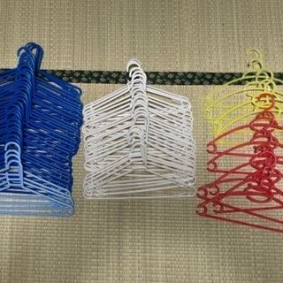 プラスチックハンガー