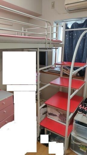 ロフトベッドと子供用デスク