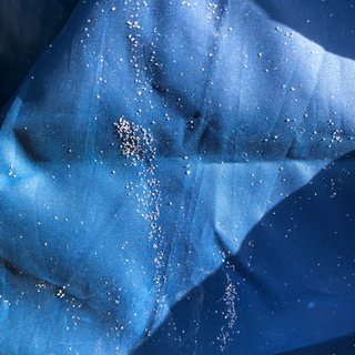 テント、BBQグリル（大・小）、クーラーボックス（大小各2）、折り畳みチェアー4脚の画像