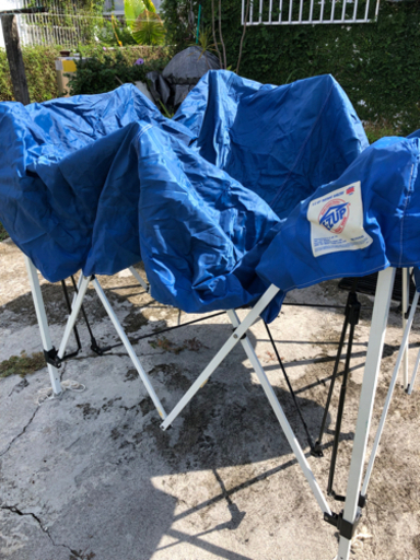 テント、BBQグリル（大・小）、クーラーボックス（大小各2）、折り畳みチェアー4脚