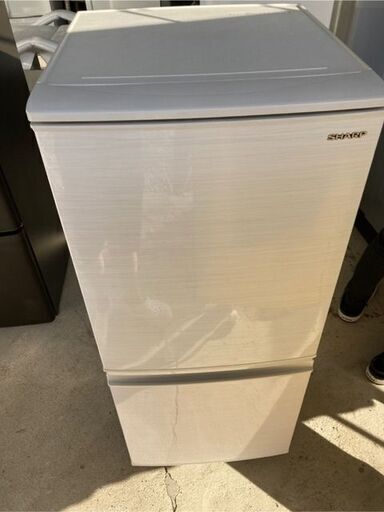 美品 2020年式 SHARP SJ-D14FJ-W 137L 2ドア冷凍冷蔵庫 左右の扉付け替えが簡単「つけかえどっちもドア」