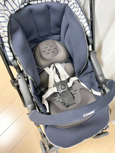 美品 コンビ  ベビーカー  メチャカル ハンディ オート4キャス コンパクト