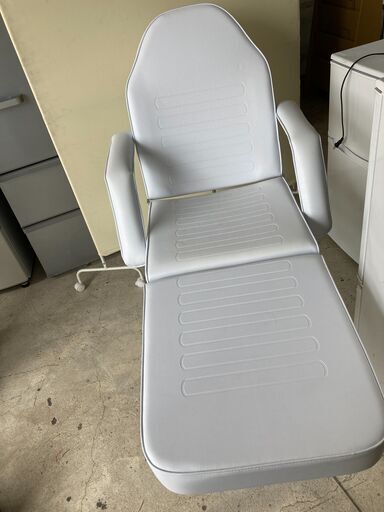 [美品]　業務用　マッサージベッド　ネイルサロン　エステベッド マツエク 施術ベッド リクライニング フットネイル ホワイト