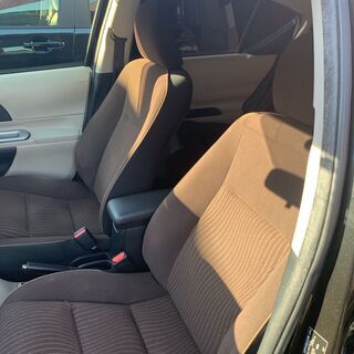 車検2年付きトヨタアクアハイブリット車の画像