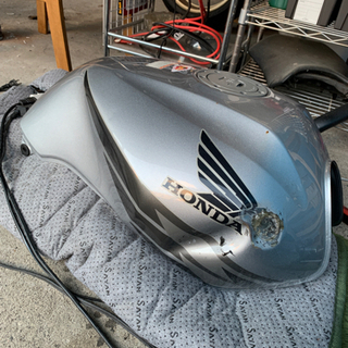 cb400sf nc39 タンク　傷凹みあり