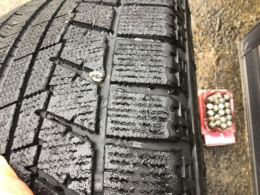 225/55R17+アルミのスタッドレスセットです。
