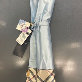 きまりました　未使用　バーバリー　折り畳み傘　ブルー　ノバチェック　タグ付きの画像